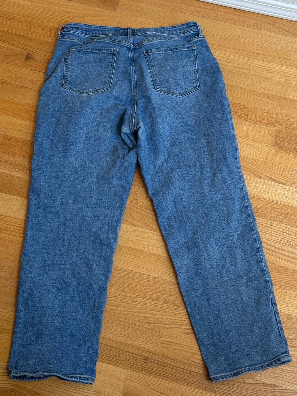 Curvy Straight Leg Jeans - Picture 5 of 5